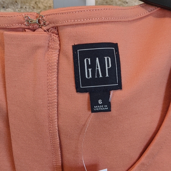 NWT GAP Fit & Flare Ponte Dress, Size 6 - Picture 4 of 9